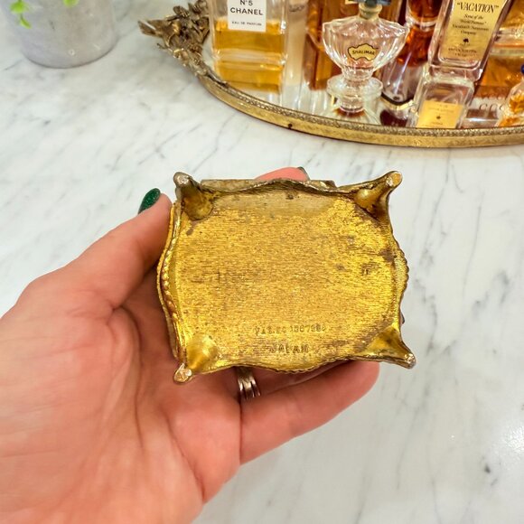 Vintage Gold Hollywood Regency Trinket Box - Picture 4 of 9